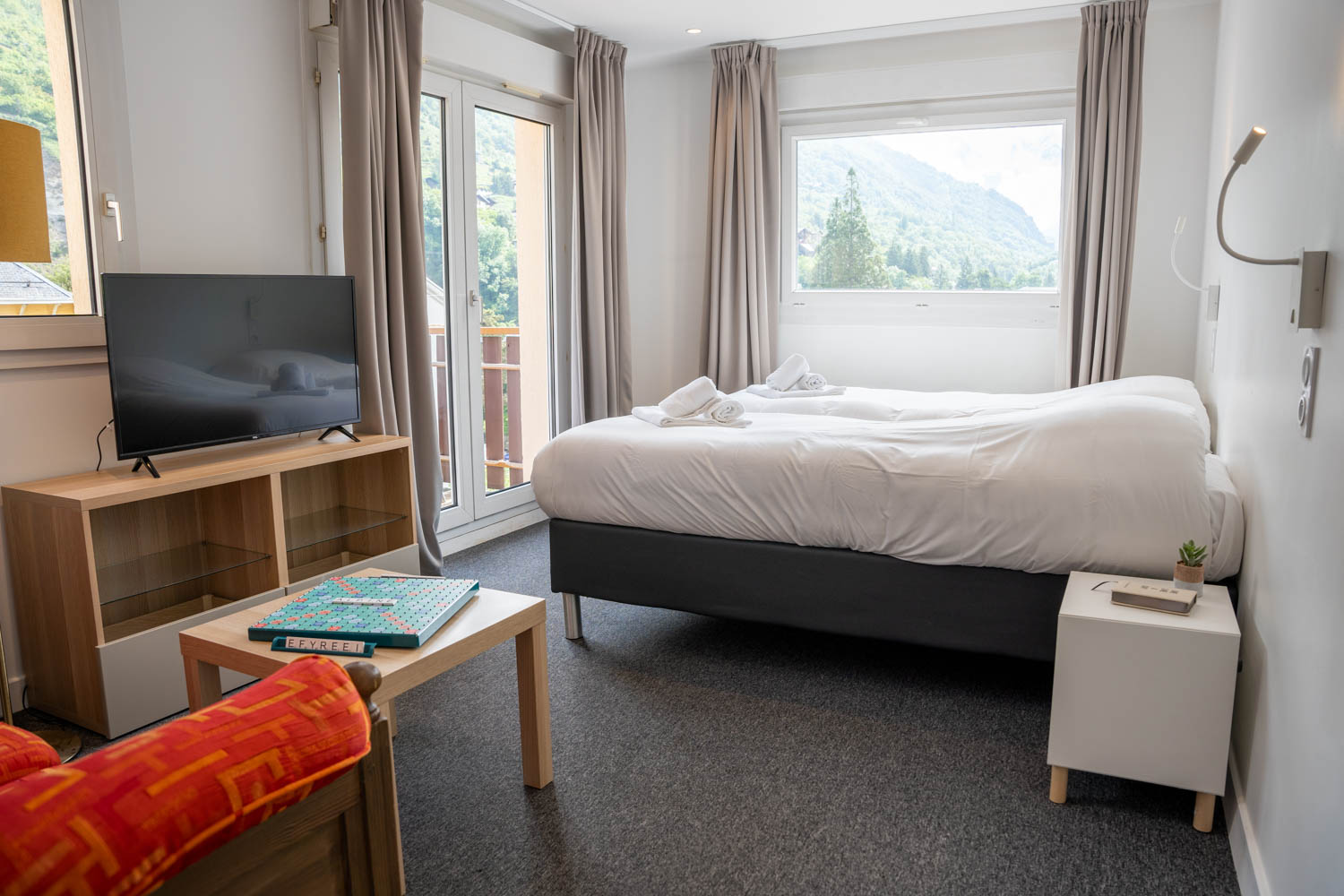 https://eureca-brides.com/storage/app/media/Appartements/Studio-Moderne-x2p-cuisine/Eureca-A60-1.jpg
